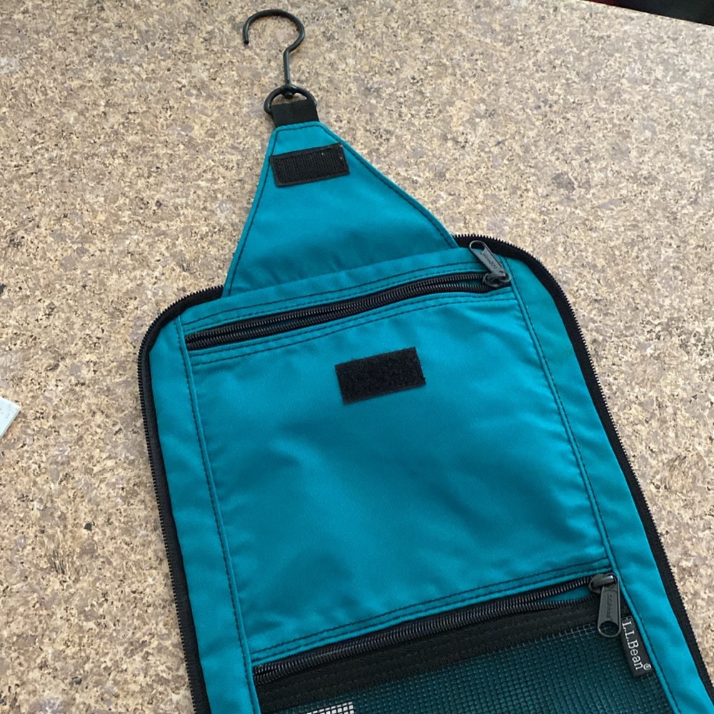 L.L. Bean Travel Toiletry Bag Shade of Blue or Green - Picture 10 of 17